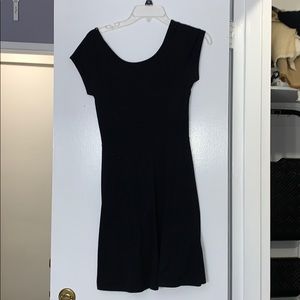 Criss cross black short sleeve dress
